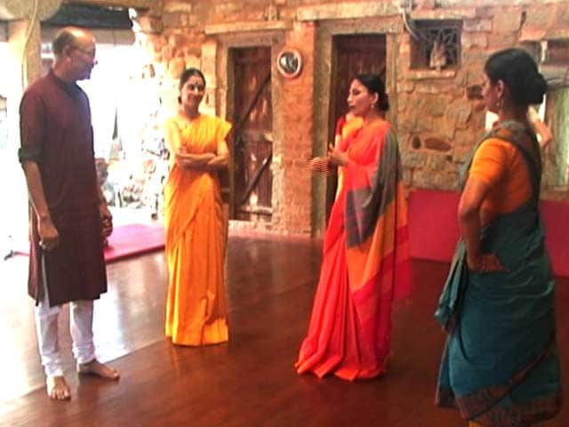 Videos : चलते-चलते : ओडिसी नृत्‍य का गुरुकुल नृत्‍यग्राम