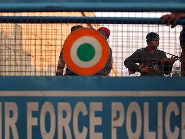 Video : Pak's Pathankot Probe Team, Including ISI Official, Arrives In India