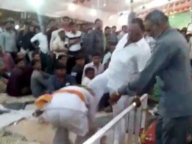 Video : Gujarat BJP Lawmaker 'Admits' To Kicking Man, Says It's Small Incident