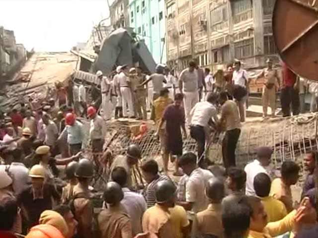 Video : Many Killed In Kolkata Flyover Collapse, Army Joins Rescue