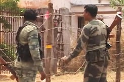 छत्तीसगढ़ के बस्तर में 'पुलिस राज', फर्जी मुठभेड़ों को लेकर सवाल छत्तीसगढ़ के बस्तर में 'पुलिस राज', फर्जी मुठभेड़ों को लेकर सवाल