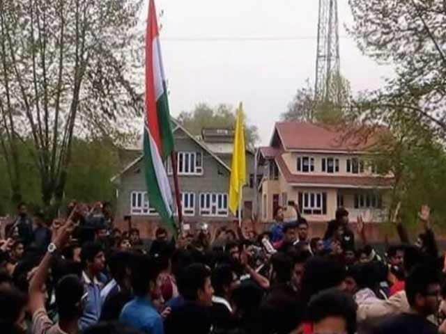 Video : Srinagar's Tech Institute Shut As Students Clash Over India's T20 Loss
