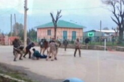 Unrest At Srinagar's NIT Campus Again, CRPF Deployed, Batons Used Unrest At Srinagar's NIT Campus Again, CRPF Deployed, Batons Used