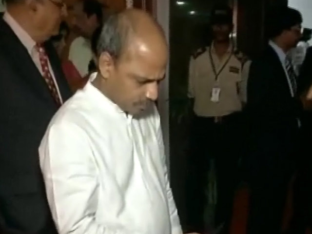 कर्नाटक : 12वीं के पश्नपत्र लीक मामले में हिरासत में मंत्री के ओएसडी