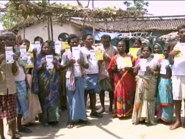 Aadhaar Made Wages Easier, But Jobs Harder To Get Without It In Jharkhand