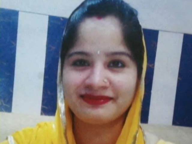 Videos : बीएसपी नेता की बहू की हत्या, सांसद समेत छह के ख़िलाफ़ FIR