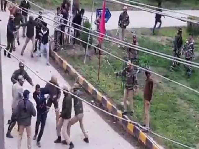 Video : प्राइम टाइम इंट्रो : NIT श्रीनगर में छात्रों के आक्रोश के पीछे कोई साजिश?