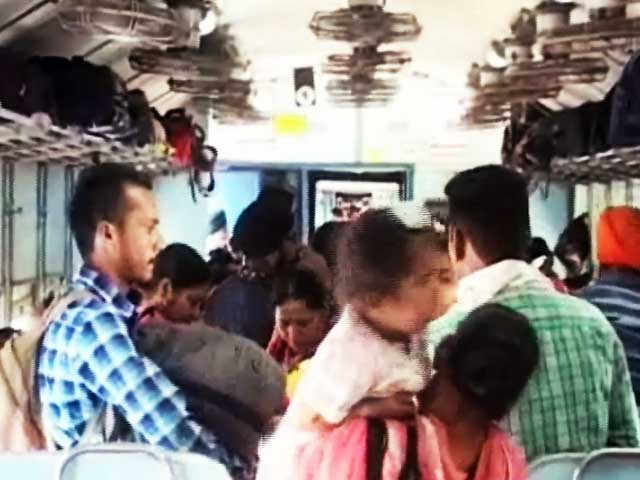 Videos : देश की पहली CCTV से लैस 'शान-ए-सेफ्टी' ट्रेन पहले सफर पर