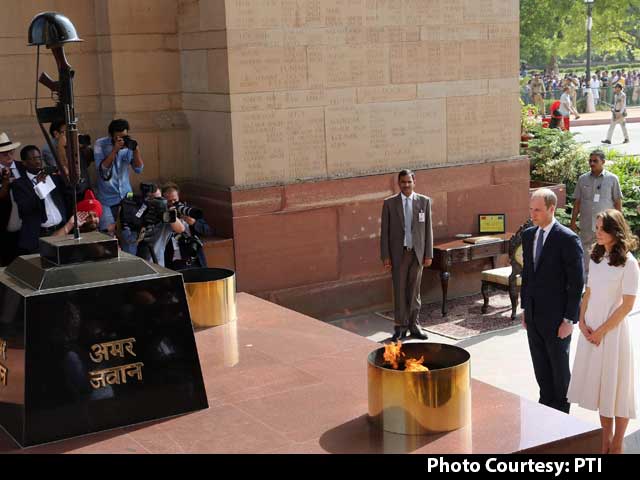 Video : William And Kate Visit India Gate, Pay Respects To Soldiers