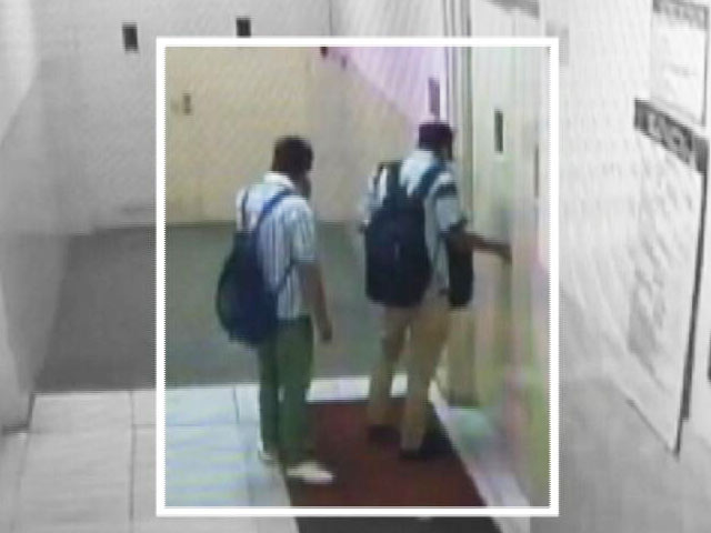 मेट्रो स्टेशन पर 12 लाख की लूट मामले में दो गिरफ्तार