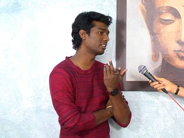 <i>Theri</i> Director Atlee Discusses Vijay's Looks in Film