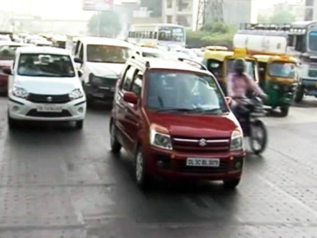 दिल्ली में ऑड-ईवन के पहले दिन कटे 1300 से ज्यादा चालान