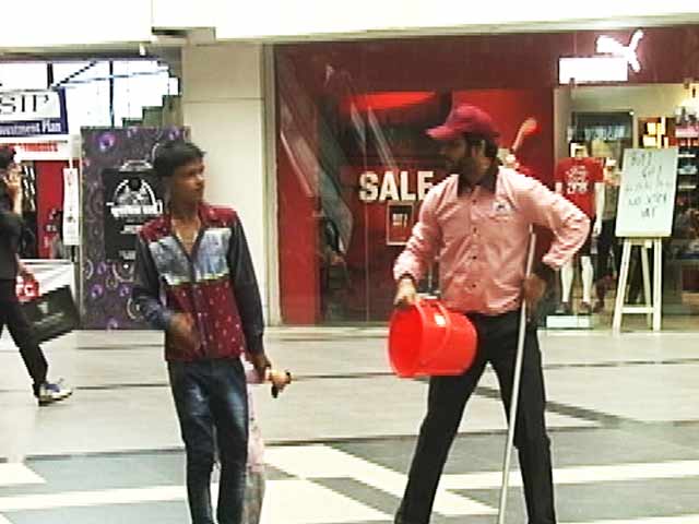 Empty Bucket Challenge Hits Chhupa Rustam