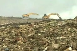 देवनार डंपिंग ग्राउंड में आग लगने के मामले में 9 स्क्रैप डीलर गिरफ्तार देवनार डंपिंग ग्राउंड में आग लगने के मामले में 9 स्क्रैप डीलर गिरफ्तार