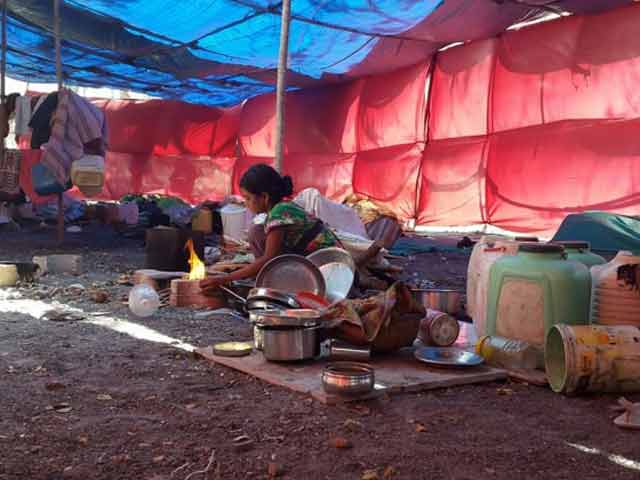 महाराष्ट्र में सूखे के कारण गांव छोड़ने को मजबूर हैं लोग