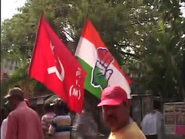Video : Hand And Hammer And Sickle Together Gives Kolkata Pause