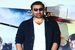 Sunny Deol to Star in Rajamouli's <i>Mera Bharat Mahan</i> Sunny Deol to Star in Rajamouli's <i>Mera Bharat Mahan</i>