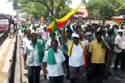 Drought, Closure Of Factory Turn Sugarcane Farmers Bitter In Karnataka Drought, Closure Of Factory Turn Sugarcane Farmers Bitter In Karnataka