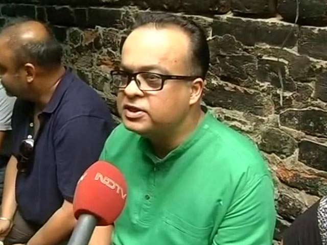 Bride And Ex-Girlfriend: On Poll Eve Kolkata Voters Caught In A Bind