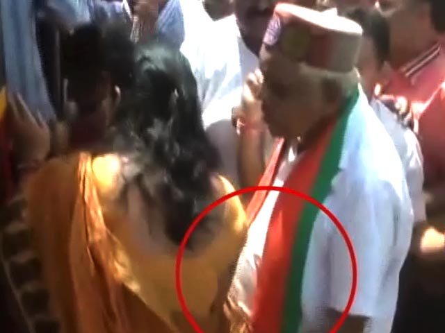 महिला से अभद्र व्यवहार को लेकर फिर विवादों में बाबूलाल गौर