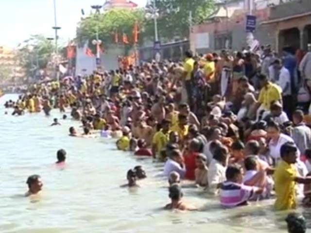 सिंहस्थ : हर-हर महादेव के नारे और शंख की गूंज