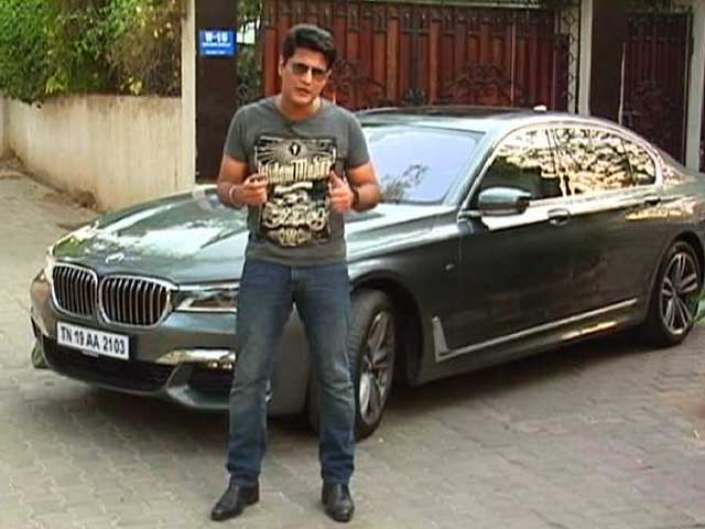 Tech on Super Luxury Wheels