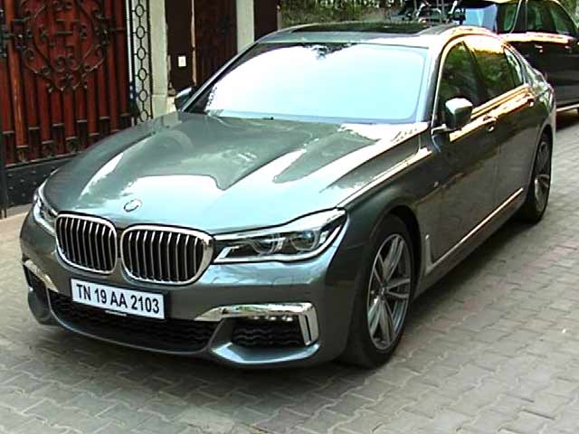 सेल गुरु : BMW 7 सीरीज और आपका मोबाइल मिलकर मैजिक कर देते हैं
