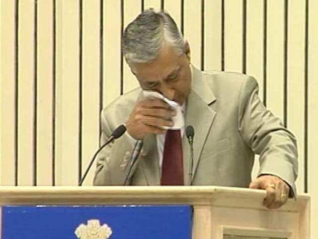 Video : Justice TS Thakur Breaks Down Before PM, Stresses Need For More Judges