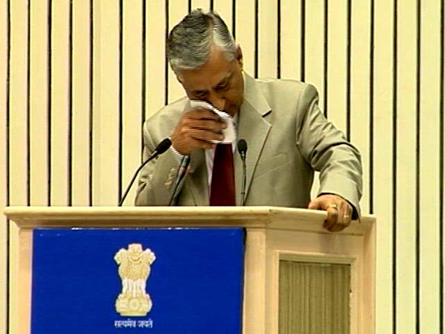 सम्मेलन में भावुक हुए चीफ जस्टिस, जजों की संख्या का मुद्दा उठाया