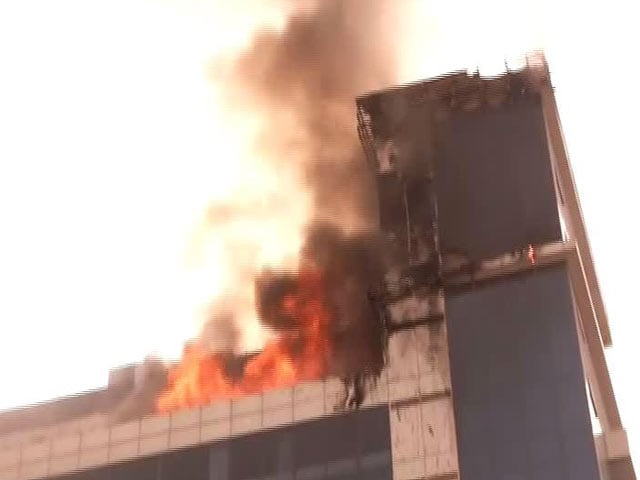Video : Huge Fire Breaks Out In West Delhi's Pitampura