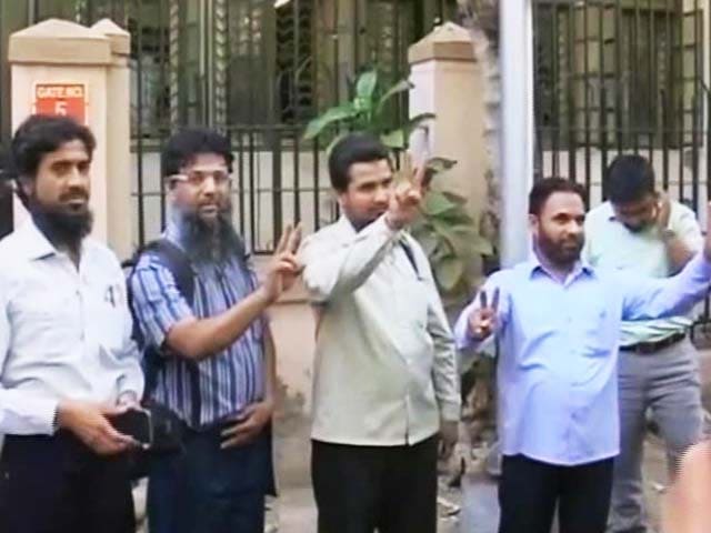 Video : Malegaon Blast: After 5 Years In Jail, Charges Dropped Against 8 Muslim Men