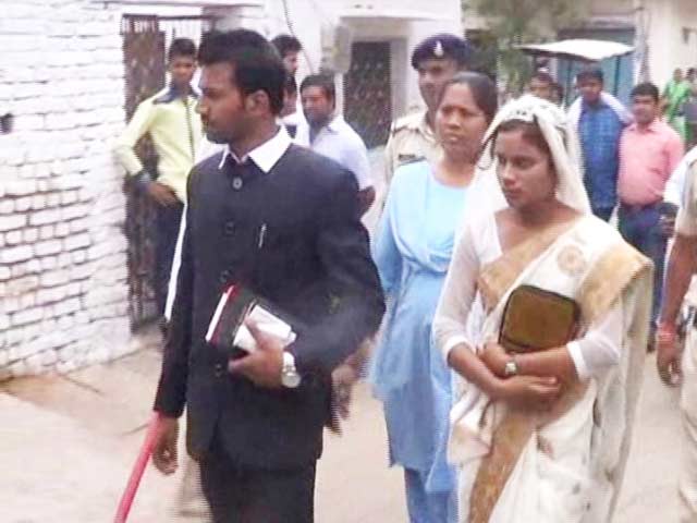 Video : Bajrang Dal Men Stop Minor's Church Wedding In Madhya Pradesh