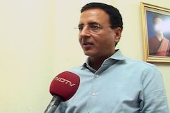 अगस्ता डील मामला : रणदीप सुरजेवाला ने कहा- बोगस कंपनी को सरंक्षण क्यों? अगस्ता डील मामला : रणदीप सुरजेवाला ने कहा- बोगस कंपनी को सरंक्षण क्यों?