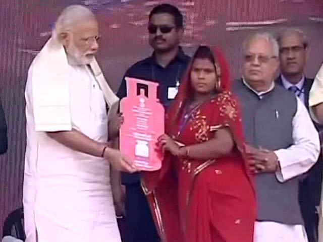 Video : Don't Read Too Much Politics Into Ballia Visit, Says PM Modi