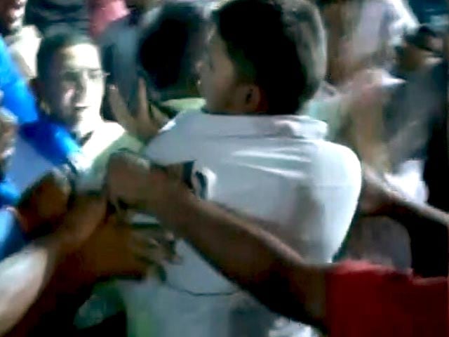 Video : Kanhaiya Kumar Shown Black Flags In Patna, Supporters Turn Violent