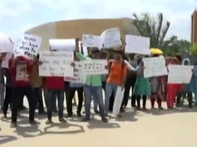 Nearly 4,000 FDDI Students Face Uncertain Future