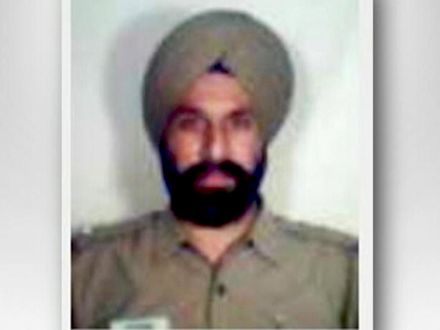 सीबीआई ने दिल्ली के इंस्पेक्टर को गिरफ्तार किया