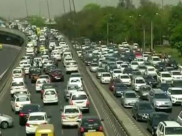 Massive Jams In And Around Delhi As Taxi Drivers Protest Diesel Cab Ban