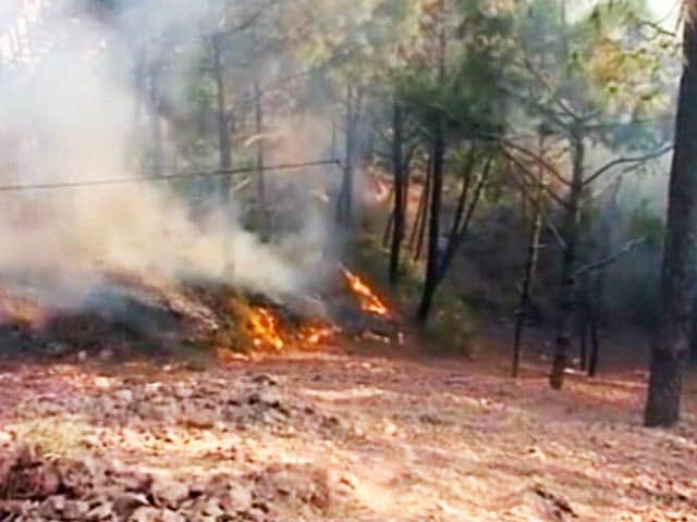 उत्तराखंड, हिमाचल में धधकते पहाड़