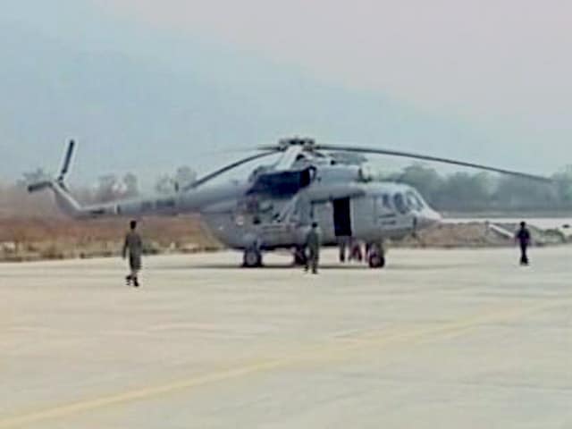 Videos : धधकता उत्तराखंड : वायुसेना के हेलीकॉप्टर MI17 आग पर काबू पाने में जुटे