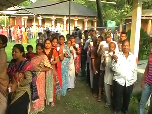 पश्चिम बंगाल : छठे और अंतिम चरण में 25 सीटों पर वोटिंग जारी