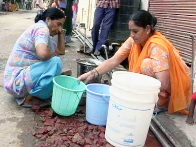 Videos : दिल्ली में पानी की किल्लत, हरियाणा से कम मिल रहा है पानी