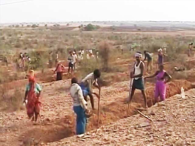 With Work, Karnataka Attempts To Stop Migration Due To Drought