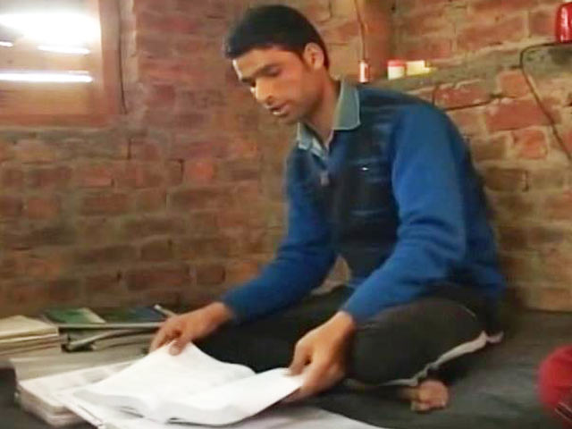 With Help, This 19 Year Old Could Be The First IITian from Kashmir's Shagund