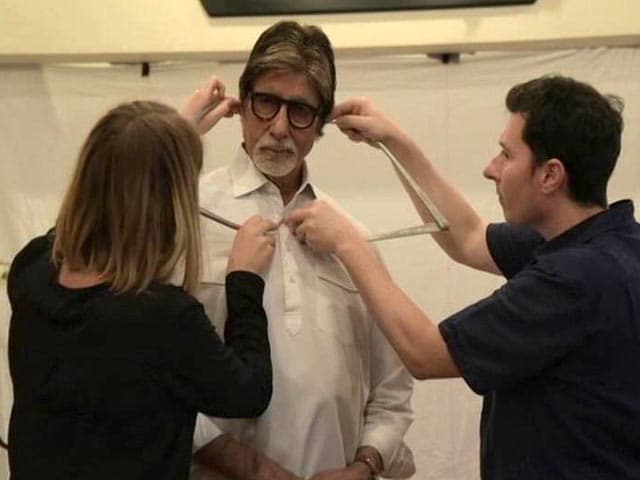 Video : Amitabh Bachchan Gets a Make-Over