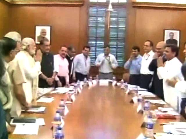 Elections Ahead, PM Modi Meets Akhilesh Yadav Over Bundelkhand Drought