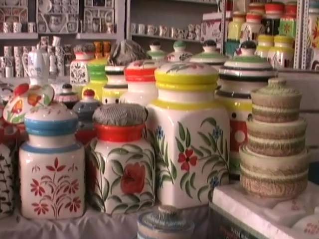 खुर्जा के पॉटरी उद्योग पर ख़तरा