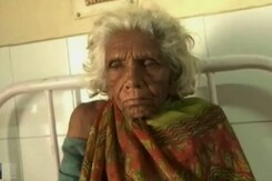 मदर्स डे के दिन बीमार बूढ़ी मां को अस्पताल के बाहर लावारिस छोड़ा मदर्स डे के दिन बीमार बूढ़ी मां को अस्पताल के बाहर लावारिस छोड़ा