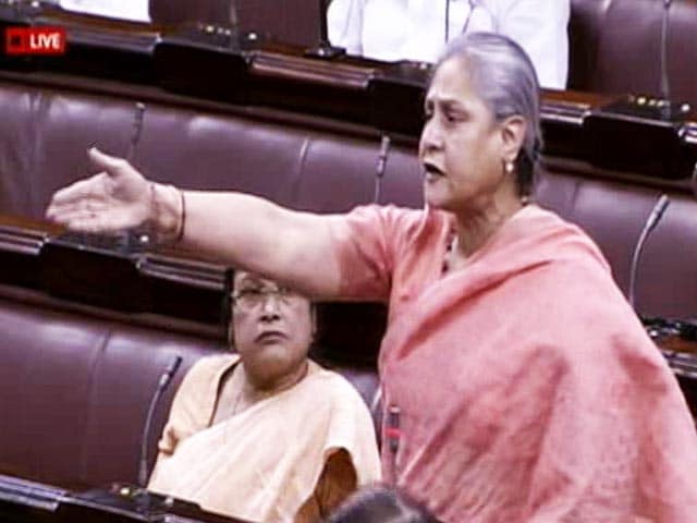 Video : 'Will Wear Purple Jacket' Jaya Bachchan Demands Attention In House