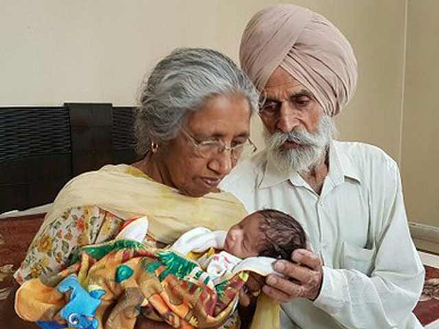 शादी के 46 साल बाद घर में गूंजी किलकारी, 72 साल की महिला ने दिया बच्चे को जन्म